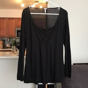 Long sleeve, cinched detail scoop neck